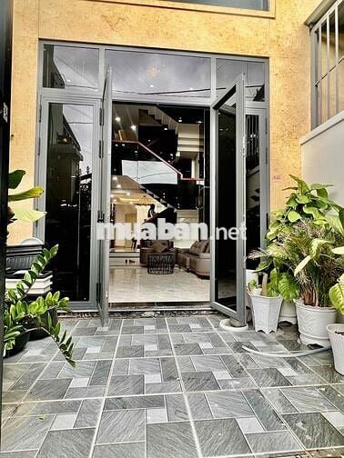 Nhà Phố Mới Đẹp DT 260m2 1Trệt 1Lửng 3Lầu 5Pn 5Wc Sẳn Máy Lạnh