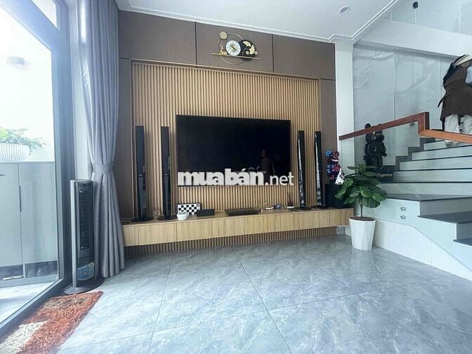 Nhà hiện đại trung tâm Tp.Bảo Lộc Full thổ cư Hàng hiếm 2 oto né nhau