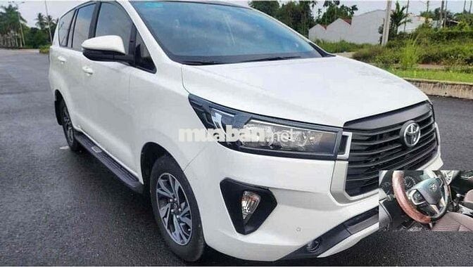 Toyota Innova 2021 2.0E - 11000 km