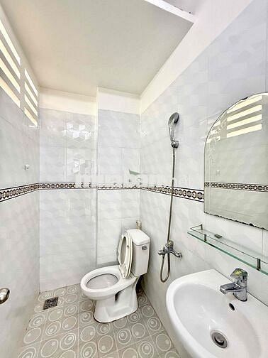 NHÀ Ở KINH DOANH 3 TẦNG GIÁ 12 TRIỆU/THÁNG