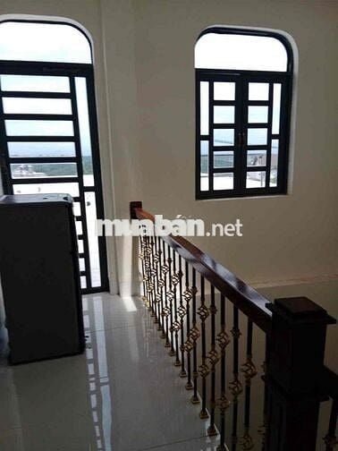 Nhà trung tâm Bảo Lộc 4 phòng ngủ đường lớn ngay chợ cá Hà Giang