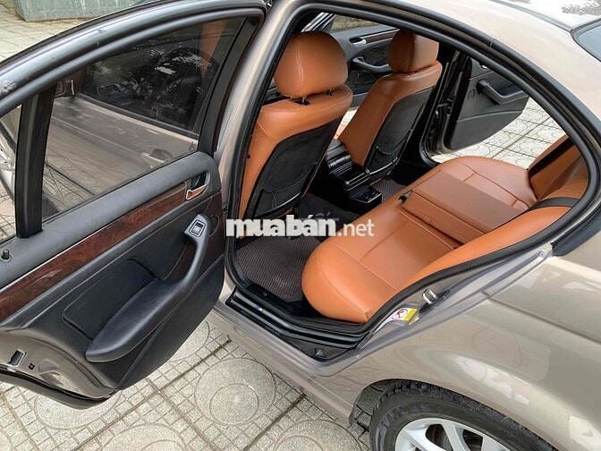 Em cần bán BMW 318 2.0 bản sport máy số đại chất