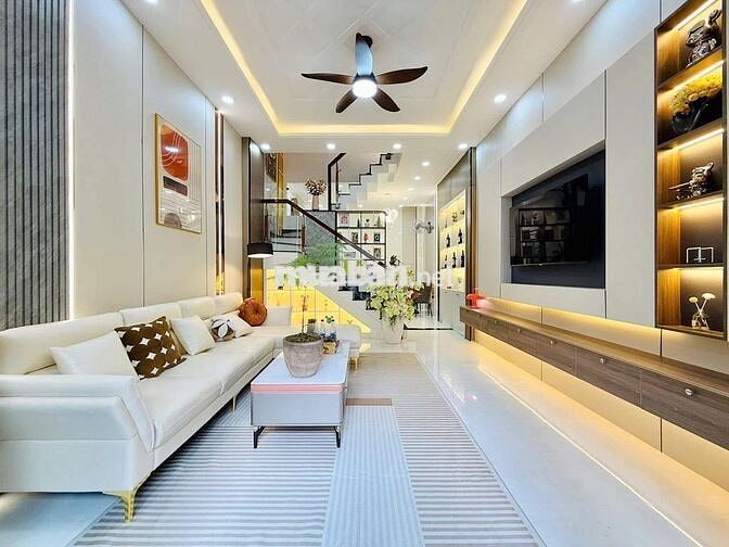 Nhà Đào Duy Anh, 4PN, 3WC. Cả nhà ở thả ga, giá 4.9 Tỷ. Gọi Nhanh nào