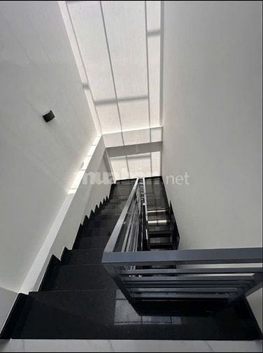 3 tầng đúc BTCT- Cần Giuộc, Long An- sổ sẵn công chứng liền, hỗ trợ NH