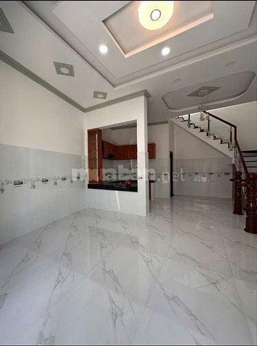 3 tầng đúc BTCT- Cần Giuộc, Long An- sổ sẵn công chứng liền, hỗ trợ NH