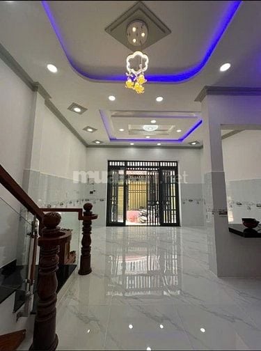 3 tầng đúc BTCT- Cần Giuộc, Long An- sổ sẵn công chứng liền, hỗ trợ NH