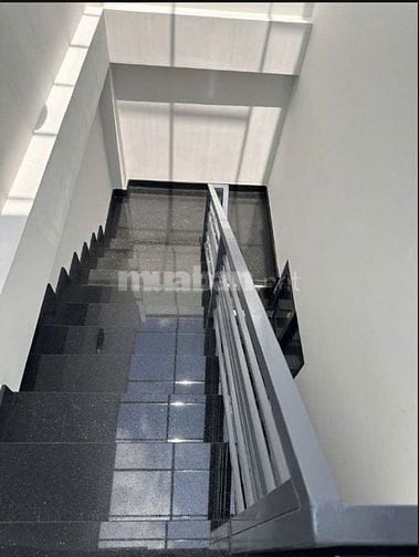 3 tầng đúc BTCT- Cần Giuộc, Long An- sổ sẵn công chứng liền, hỗ trợ NH