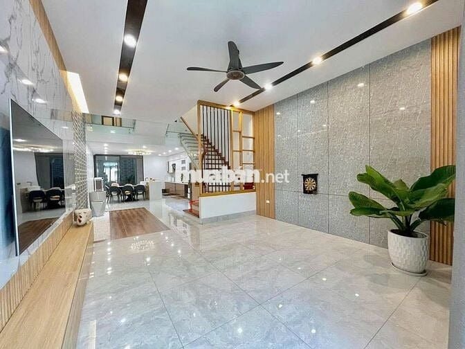 Cho thuê nhà 19A Tam Đảo, Phường 15, Quận 10 thông ra Trường Sơn