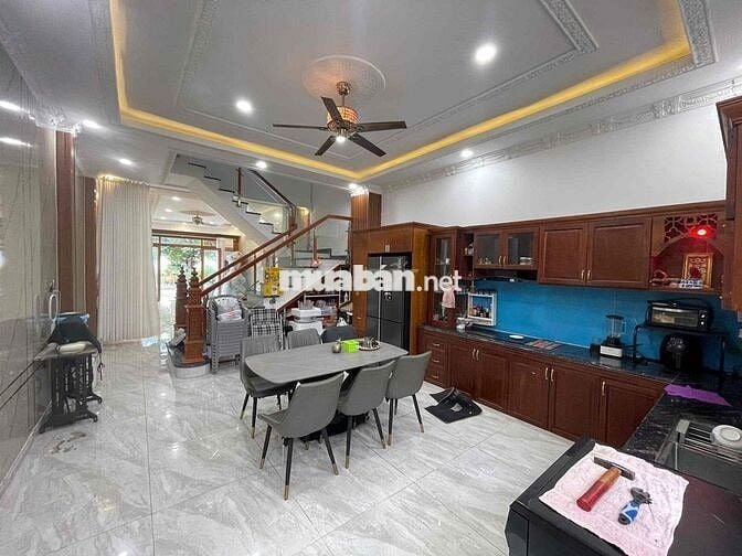 BÁN NHÀ, CẦN GIUỘC GIÁP BÌNH CHÁNH  - NHÀ PHỐ ĐỒNG BỘ ĐƯỜNG NHỰA 10M