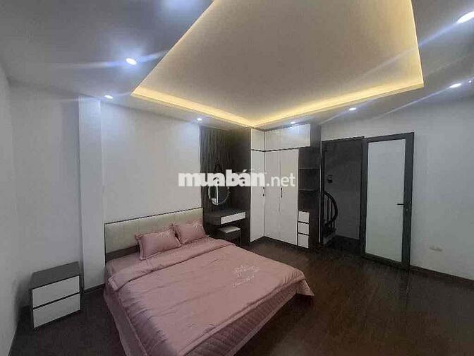 Bán nhà phố Vĩnh Hưng - Ô tô đỗ cổng - Nhà 5 tầng - 3PN. Giá: 6,7 tỷ