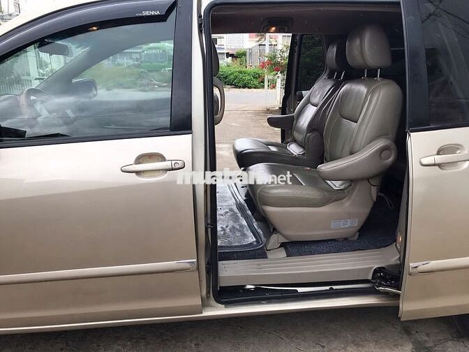 Toyota Sienna 2008  - odo 100.000