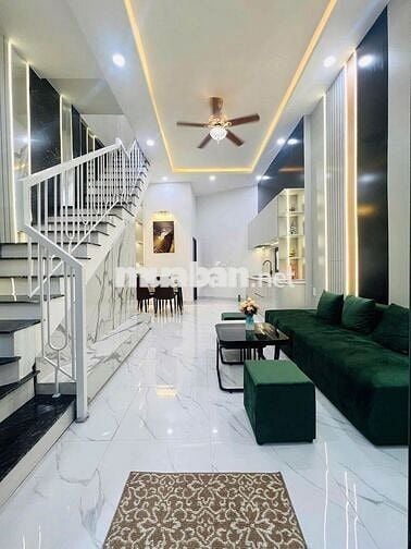 Nhà mới xây :+diện tích 32m2, diện tích sử  dụng 64m2 gồm 1pk,2pn,2nvs