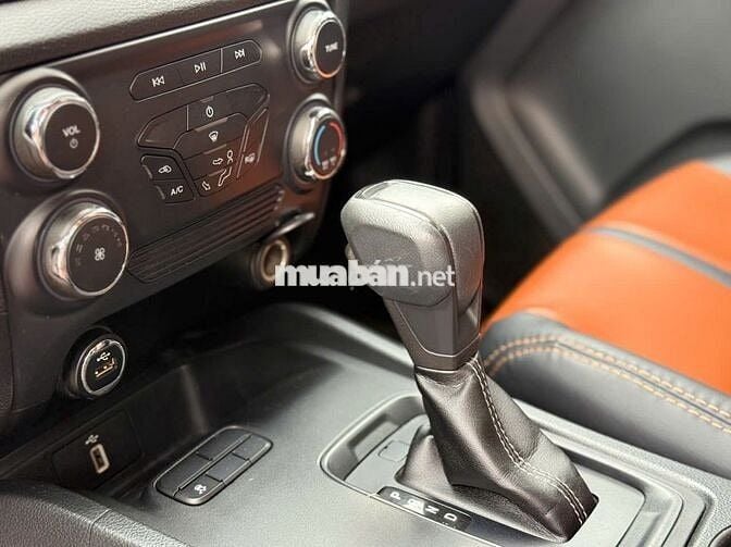 Ford Ranger XLS sản xuất 2020 AT bản 2.2 nhập khẩu