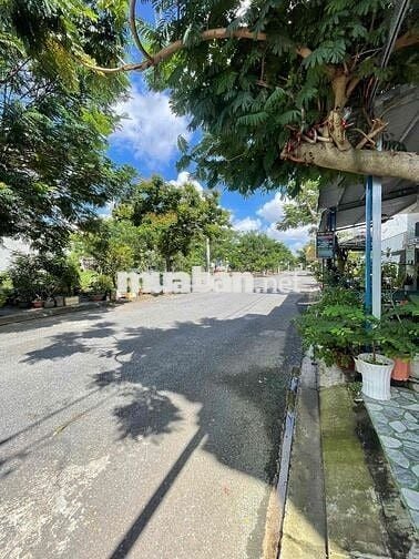 BÁN NHÀ, CẦN GIUỘC GIÁP BÌNH CHÁNH  - NHÀ PHỐ ĐỒNG BỘ ĐƯỜNG NHỰA 10M