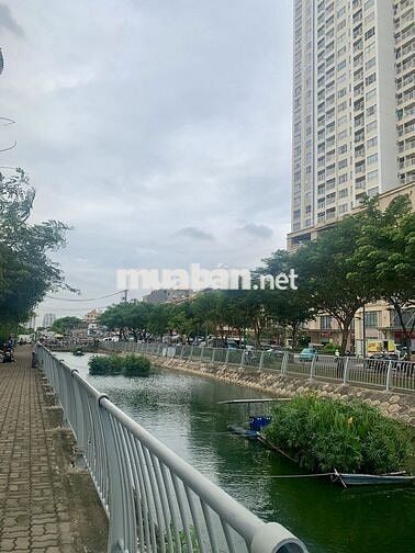 ĐỊNH CƯ BÁN GẤP- NHÀ PHỐ GÓC 2 MT Q5 CHỢ LỚN- HÈ RỘNG TIỆN KINH DOANH