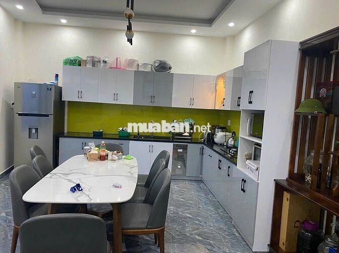 Nhà Phố 98m2 3 Tầng 5PN Đường Thông Thiên Học, Trung Tâm P.02 Đà Lạt