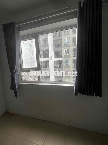 Căn hộ chung cư ,diện tích 90m2.Ba phòng ngủ, 2WC ,nóng lạnh