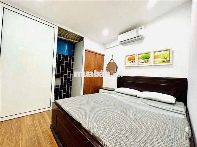 BÁN NHÀ TẬP THỂ PHỐ THÁI THỊNH THÁI HÀ DT 62M.