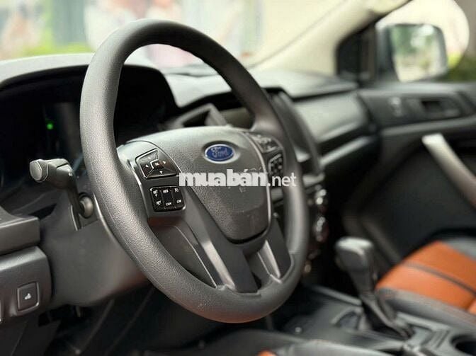 Ford Ranger XLS sản xuất 2020 AT bản 2.2 nhập khẩu