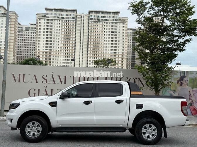 Ford Ranger XLS sản xuất 2020 AT bản 2.2 nhập khẩu