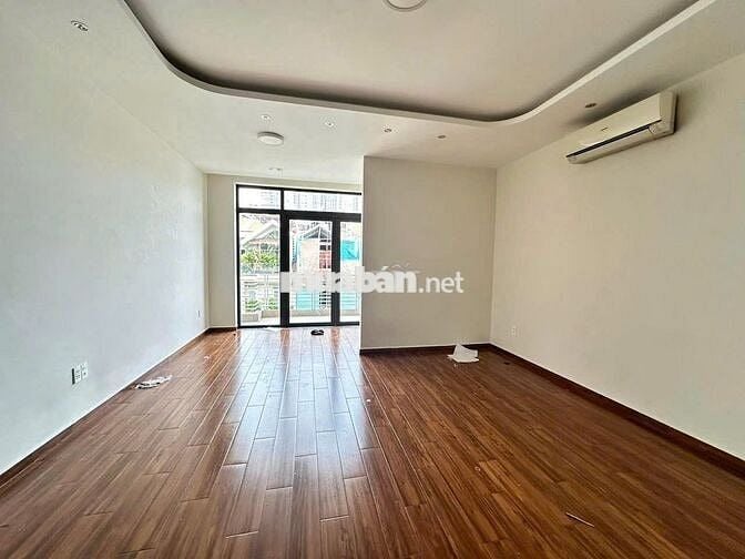 NHÀ ĐƯỜNG SƯ VẠN HẠNH DIỆN TÍCH: 5X20M TRỆT 3 LẦU CHO THUÊ