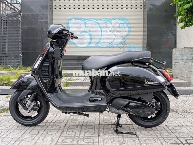 GTS SuperTech 300 HPE Đen 2022