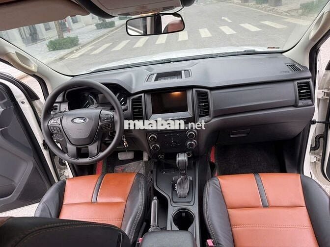 Ford Ranger XLS sản xuất 2020 AT bản 2.2 nhập khẩu