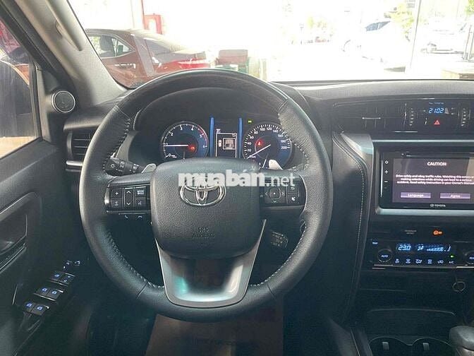 Toyota Fortuner 2020 2.4G 4x2 AT - 1 chủ đi ít