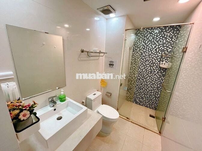 Bán căn hộ văn phòng The Gold View - Bến Vân Đồn - 2PN 70m2 - Nhà đẹp