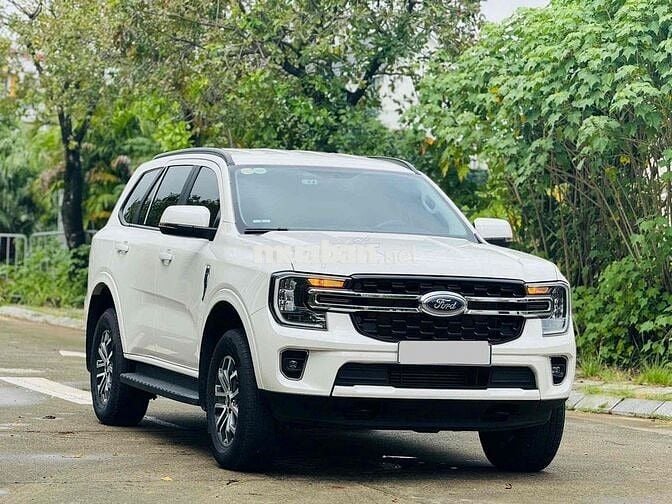 Ford Everest Ambiente 2.0L 4x2 AT sản xuất 2025