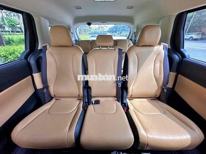 Kia Carnival 2021 2.2D Premium 8 chỗ - 39000 km