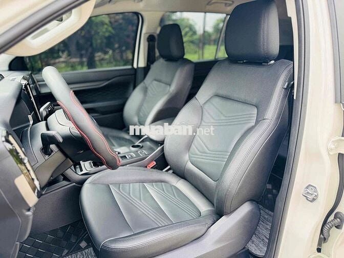 Ford Everest Ambiente 2.0L 4x2 AT sản xuất 2025