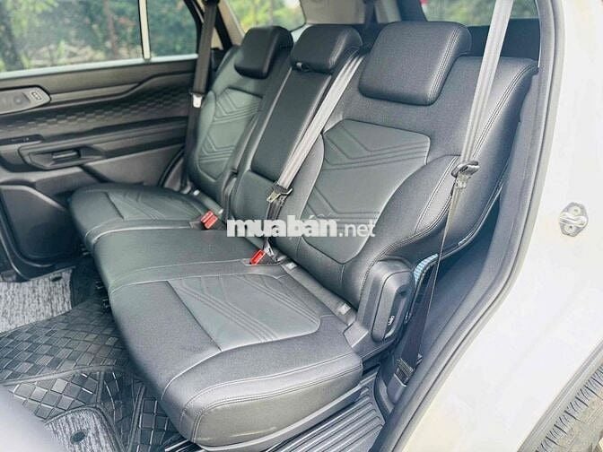 Ford Everest Ambiente 2.0L 4x2 AT sản xuất 2025