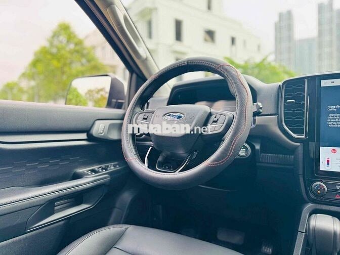 Ford Everest Ambiente 2.0L 4x2 AT sản xuất 2025