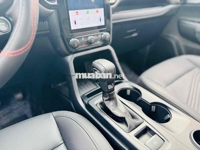 Ford Everest Ambiente 2.0L 4x2 AT sản xuất 2025