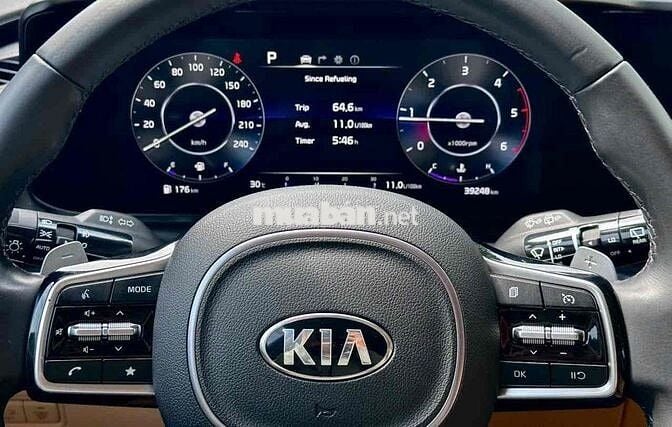 Kia Carnival 2021 2.2D Premium 8 chỗ - 39000 km