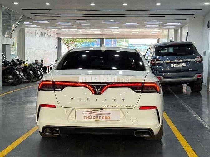 VinFast Lux A2.0 2019 Premium 2.0 AT - 60000 km
