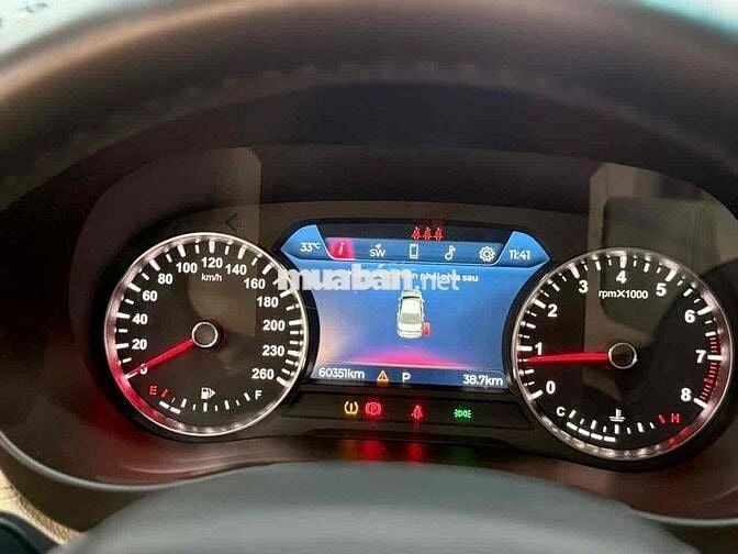VinFast Lux A2.0 2019 Premium 2.0 AT - 60000 km