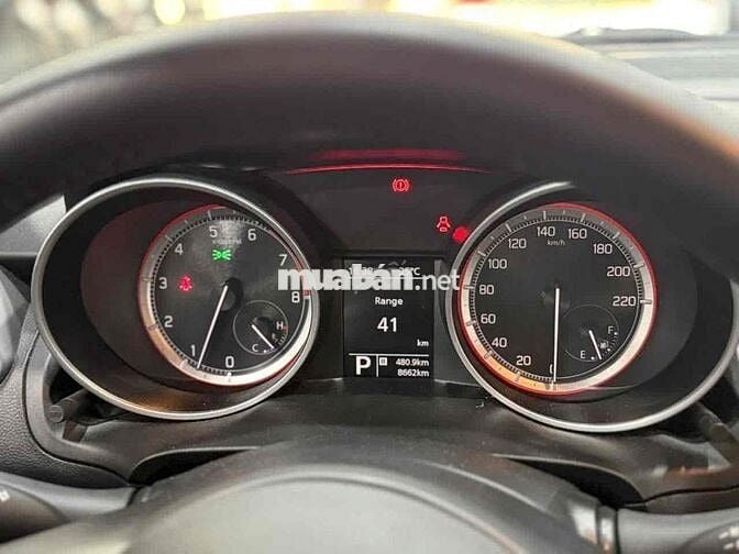 Suzuki Swift 2022 - 8000 km Đồ Chơi Full