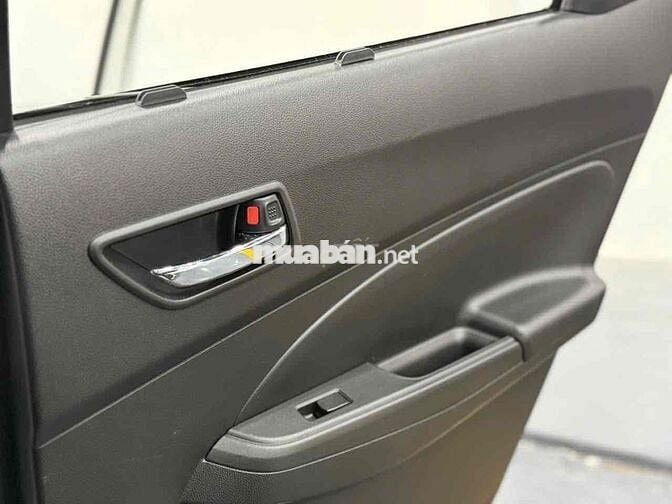 Suzuki Swift 2022 - 8000 km Đồ Chơi Full