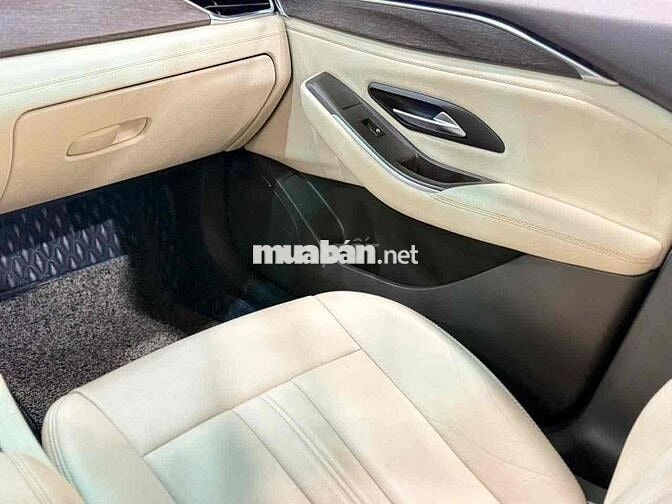 VinFast Lux A2.0 2019 Premium 2.0 AT - 60000 km