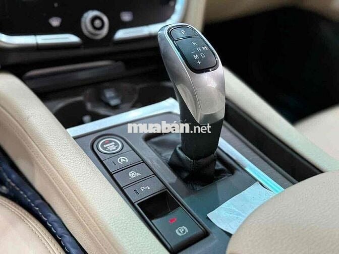 VinFast Lux A2.0 2019 Premium 2.0 AT - 60000 km