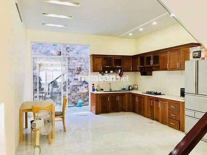 Cho thuê nhà hẻm Hoàng Hoa Thám hẻm ôtô