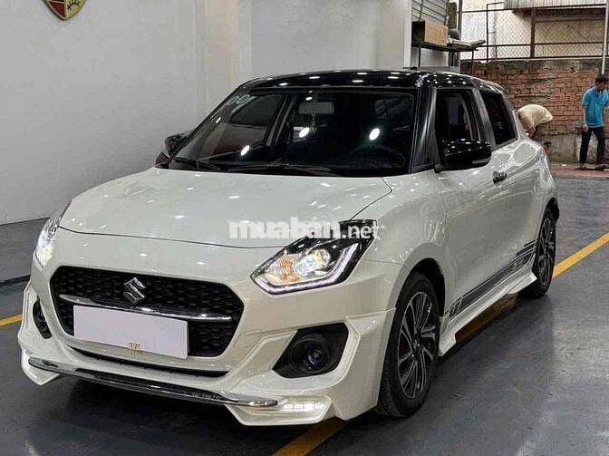Suzuki Swift 2022 - 8000 km Đồ Chơi Full