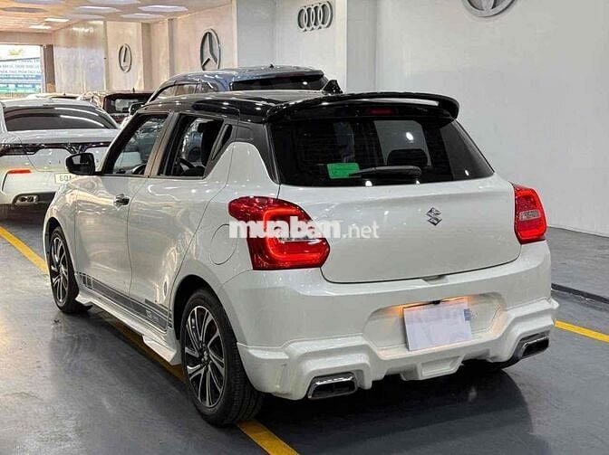 Suzuki Swift 2022 - 8000 km Đồ Chơi Full