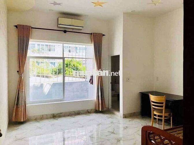 Cho thuê nhà hẻm Hoàng Hoa Thám hẻm ôtô