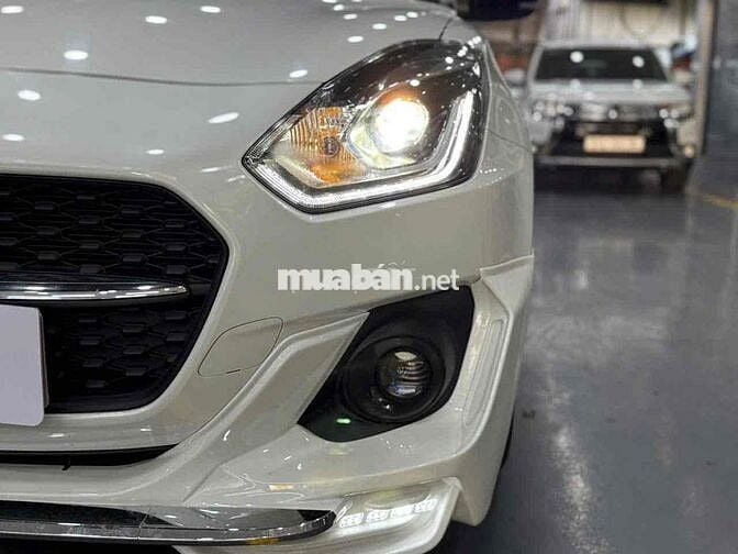 Suzuki Swift 2022 - 8000 km Đồ Chơi Full