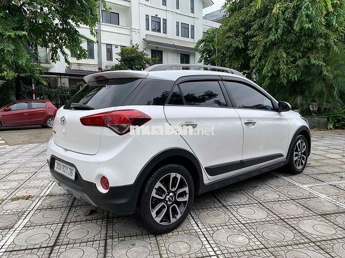 Em cần bán Hyundai i20 2016 1.4 AT
