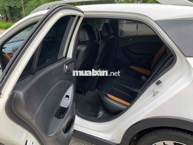 Em cần bán Hyundai i20 2016 1.4 AT