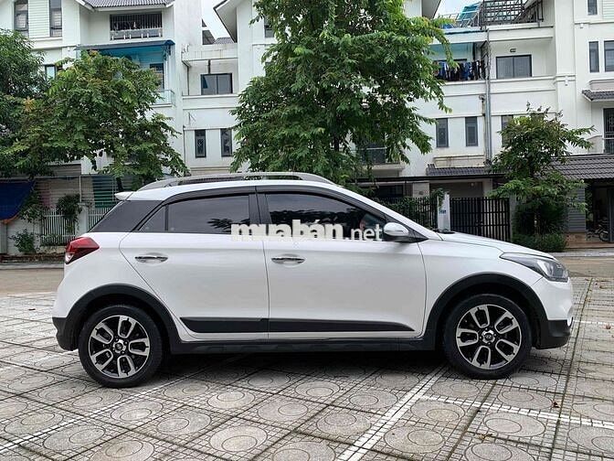 Em cần bán Hyundai i20 2016 1.4 AT